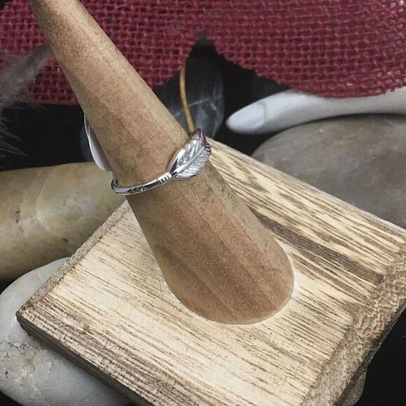 Sterling silver leaf minimalist ring Size 7 - Picture 4 of 6